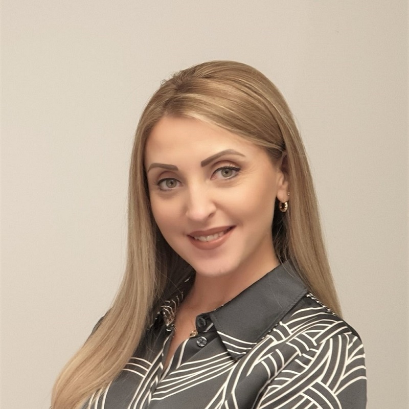 Nina Uzeldinger