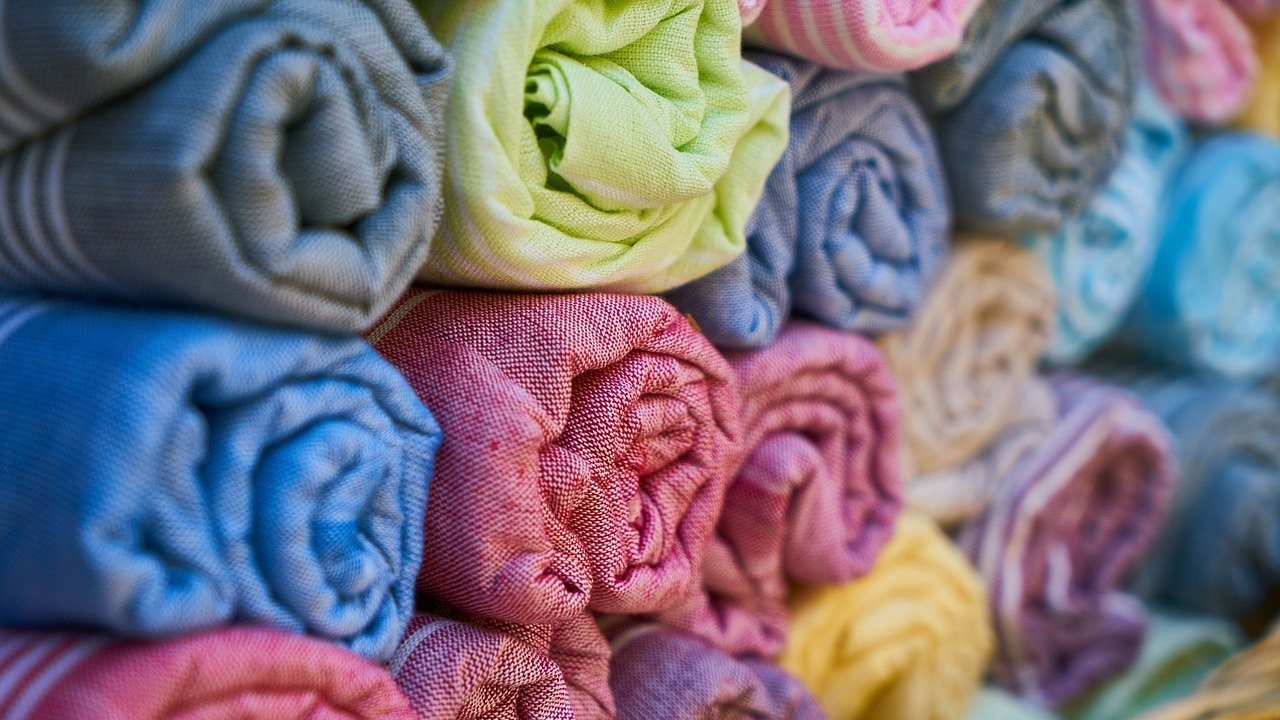 PET has wide applications in textile industry