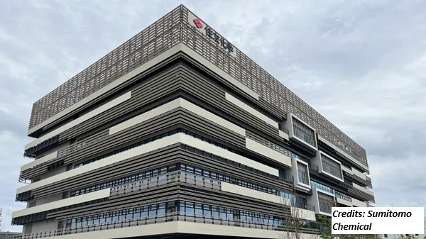 Sumitomo Chemical Begins Operations at New Research Center in Japan